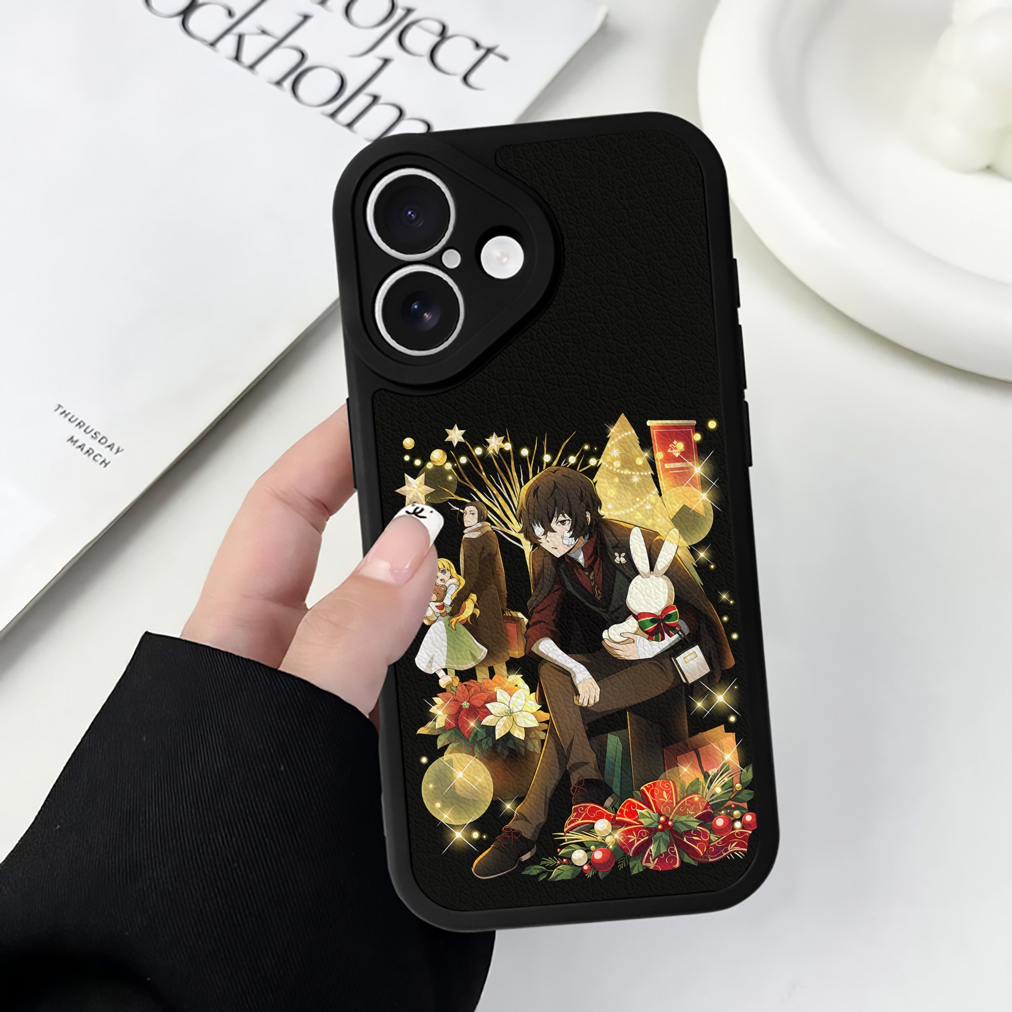 （画像用） 文豪ストレイドッグス Bungo Stray Dogs 【iPhone 16シリーズ対応】シリコンスマホケース（レザー調） 材質：シリコン